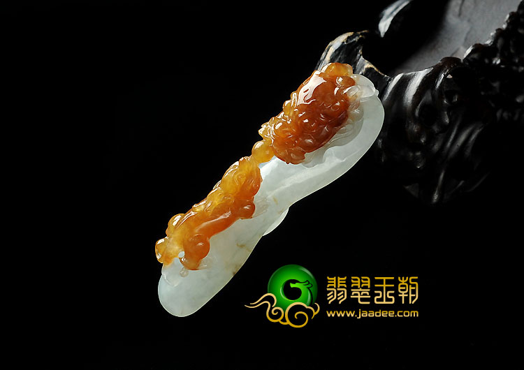 糯冰种黄翡缅甸翡翠A货龙钩挂件