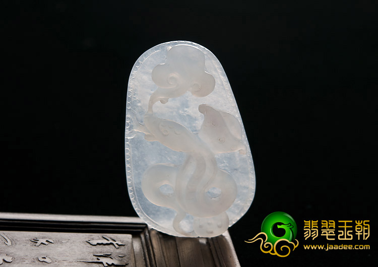冰种淡晴水缅甸翡翠A货蛇牌挂件