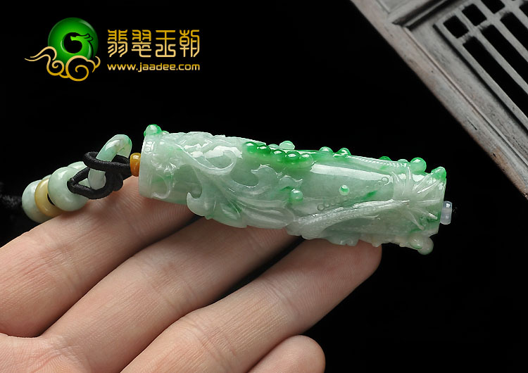 糯冰种飘翠缅甸翡翠A货龙柱挂件