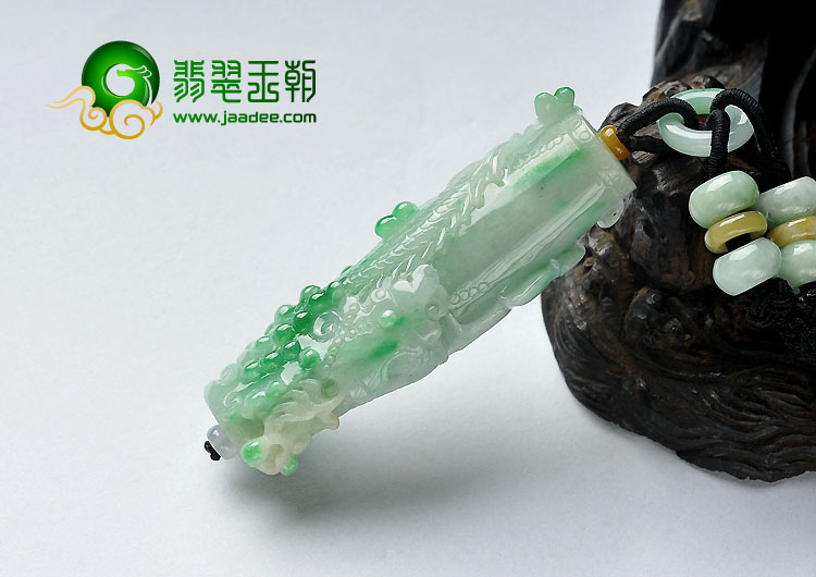 糯冰种飘翠缅甸翡翠A货龙柱挂件