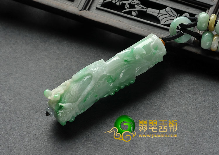糯冰种飘翠缅甸翡翠A货龙柱挂件