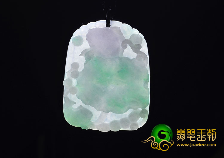 糯冰种春带彩缅甸翡翠A货年年有余挂件