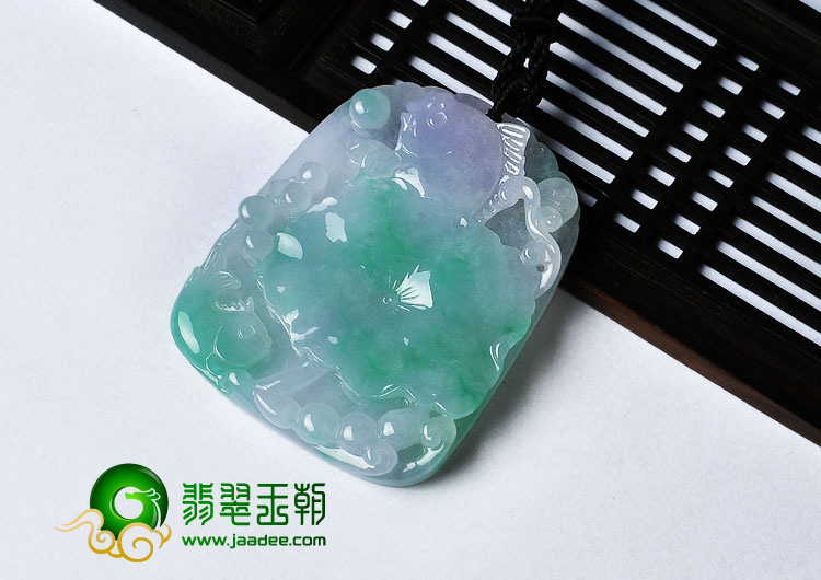 糯冰种春带彩缅甸翡翠A货年年有余挂件