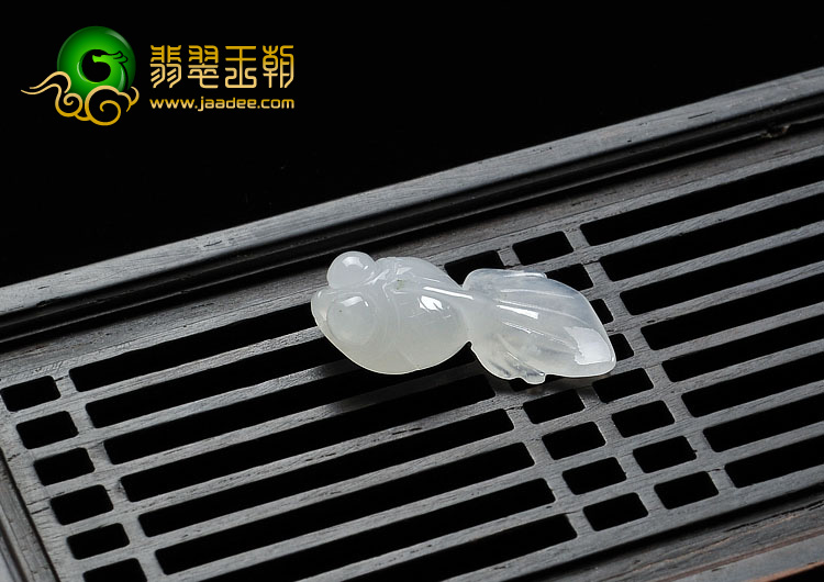 冰种缅甸翡翠A货小金鱼挂件