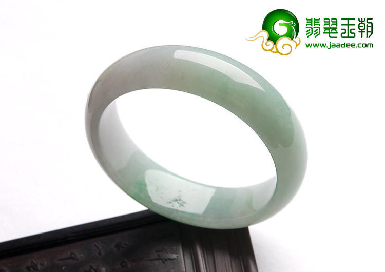 糯冰种飘翠缅甸翡翠A货手镯（56.9mm）