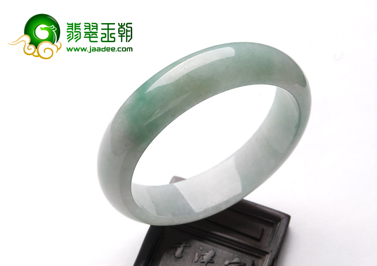 糯冰种略飘翠缅甸翡翠A货手镯（59.1mm）