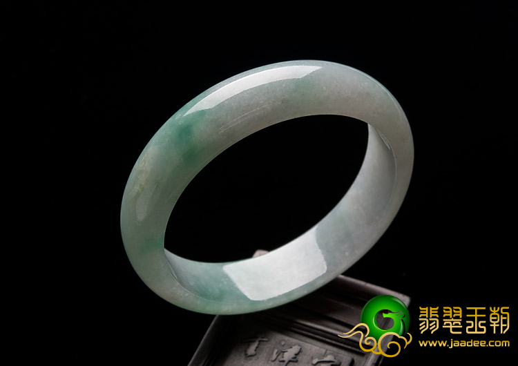 糯冰种略飘翠缅甸翡翠A货手镯（59.1mm）