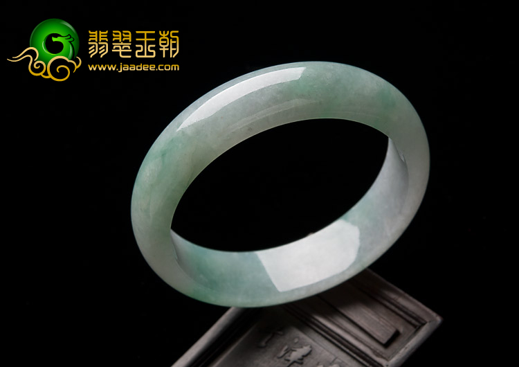 糯冰种略飘翠缅甸翡翠A货手镯（55.4mm）