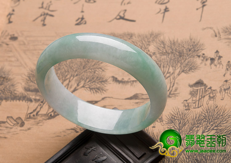 糯冰种略飘翠缅甸翡翠A货手镯（55.4mm）