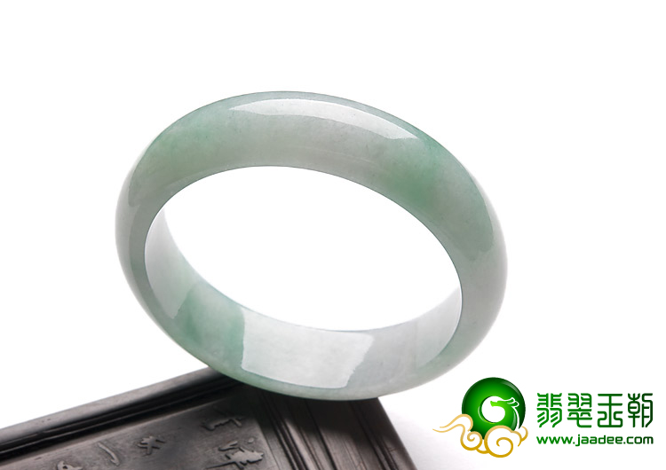 糯冰种略飘翠缅甸翡翠A货手镯（55.4mm）