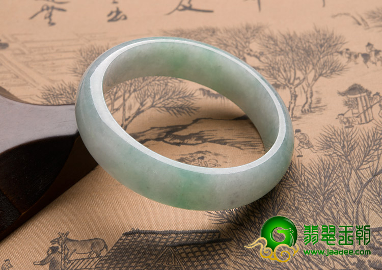 糯冰种略飘翠缅甸翡翠A货手镯（55.4mm）
