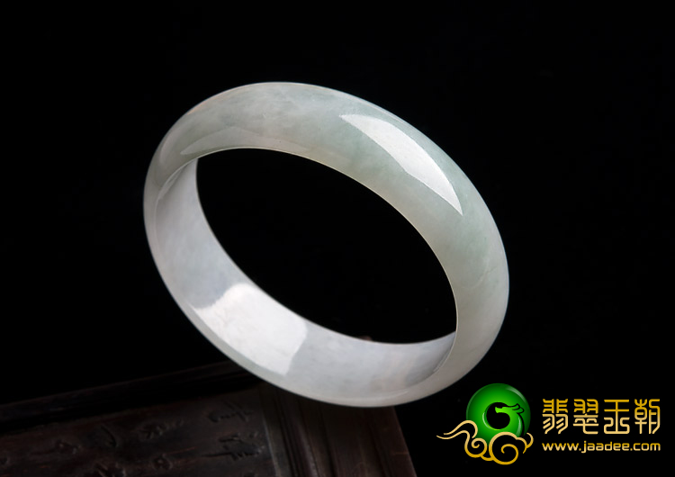 冰种晴水缅甸翡翠A货贵妃镯（57-52.3mm）