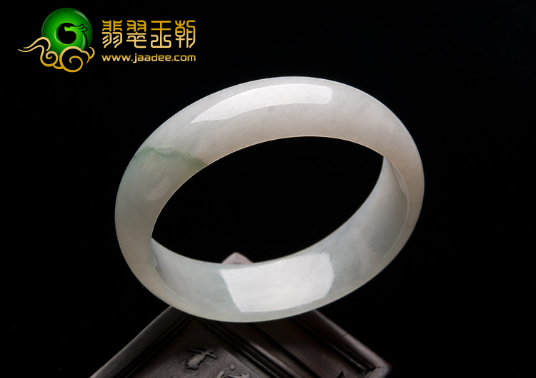 冰种略飘花缅甸翡翠A货贵妃镯（53-48.1mm）