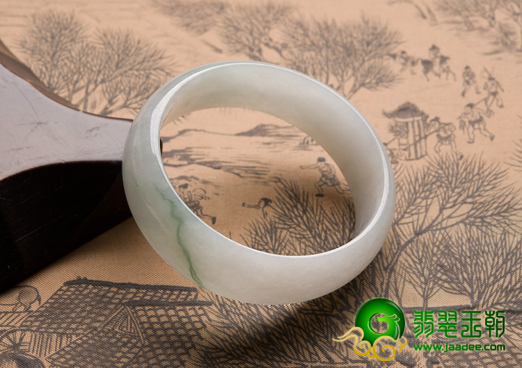冰种略飘花缅甸翡翠A货贵妃镯（53-48.1mm）