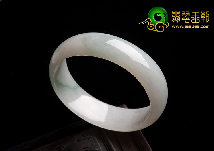 冰种略飘花缅甸翡翠A货贵妃镯（53-48.1mm）