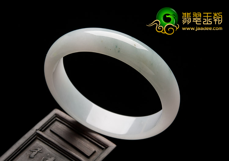 糯冰种晴水缅甸翡翠A货手镯（57.7mm）