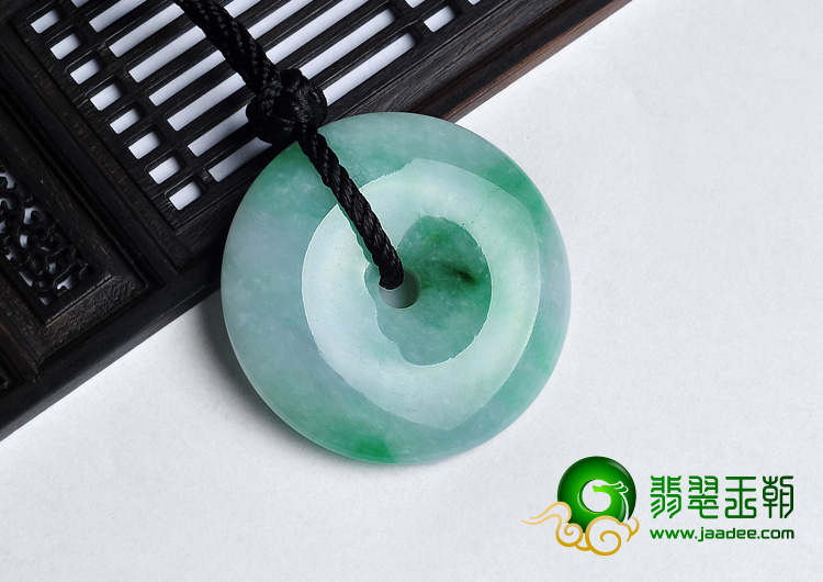糯冰种翠色缅甸翡翠A货平安扣挂件