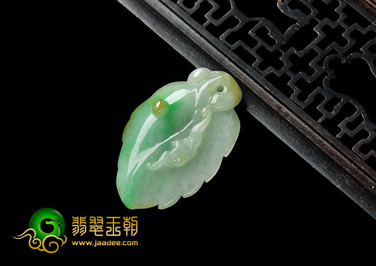 糯冰种三彩缅甸翡翠A货一叶成名挂件