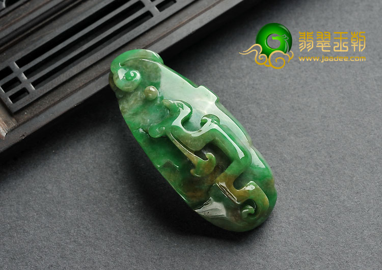 糯冰种黄加绿缅甸翡翠A货仿古龙凤挂件