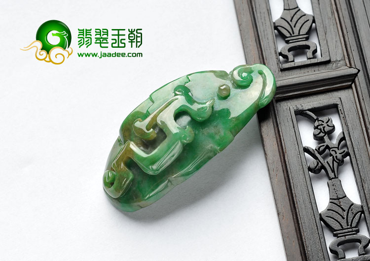糯冰种黄加绿缅甸翡翠A货仿古龙凤挂件