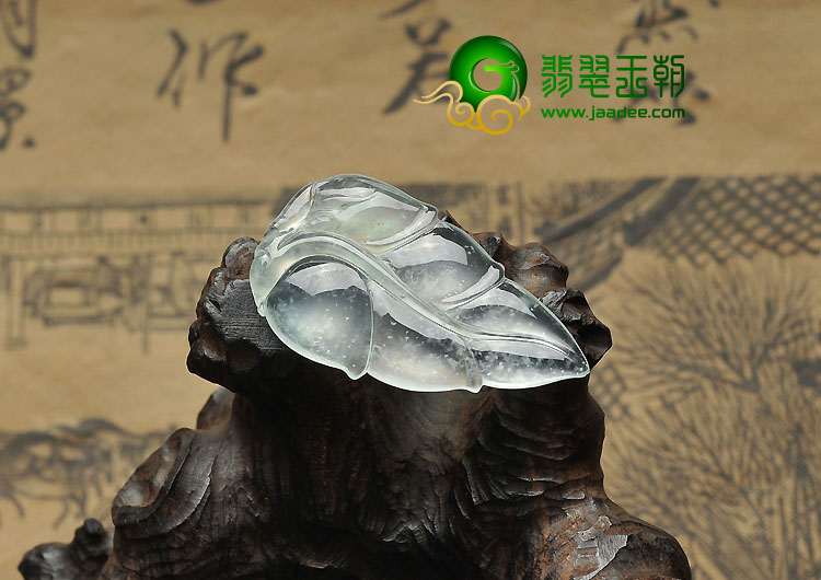 玻璃种略飘花缅甸翡翠A货叶子挂件