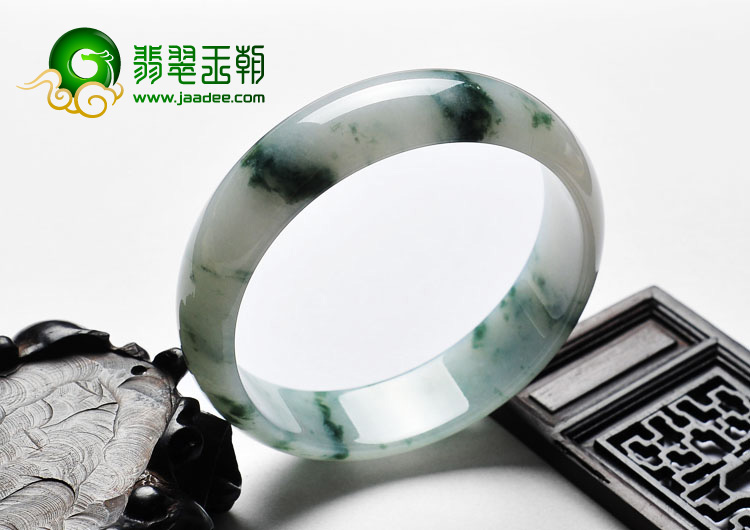 糯冰种飘花缅甸翡翠A货手镯（60.3mm）