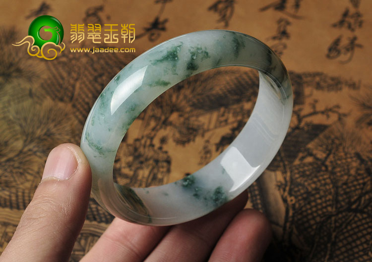 糯冰种飘花缅甸翡翠A货手镯（60.3mm）
