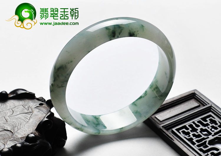 糯冰种飘花缅甸翡翠A货手镯（62.1mm）