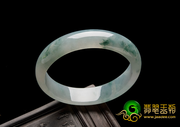 冰种飘花缅甸翡翠A货贵妃镯（56-49.1mm）