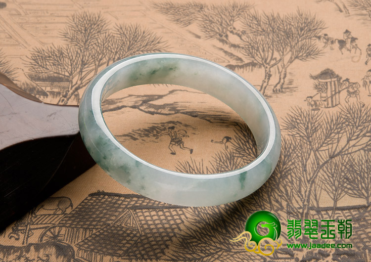 冰种飘花缅甸翡翠A货贵妃镯（56-49.1mm）