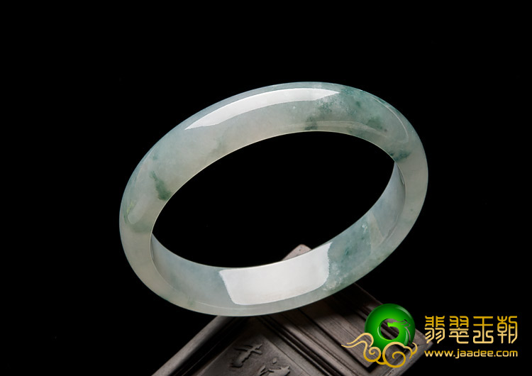 冰种飘花缅甸翡翠A货贵妃镯（56-49.1mm）