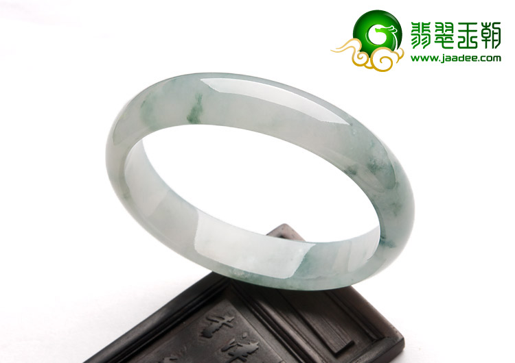 冰种飘花缅甸翡翠A货贵妃镯（56-49.1mm）