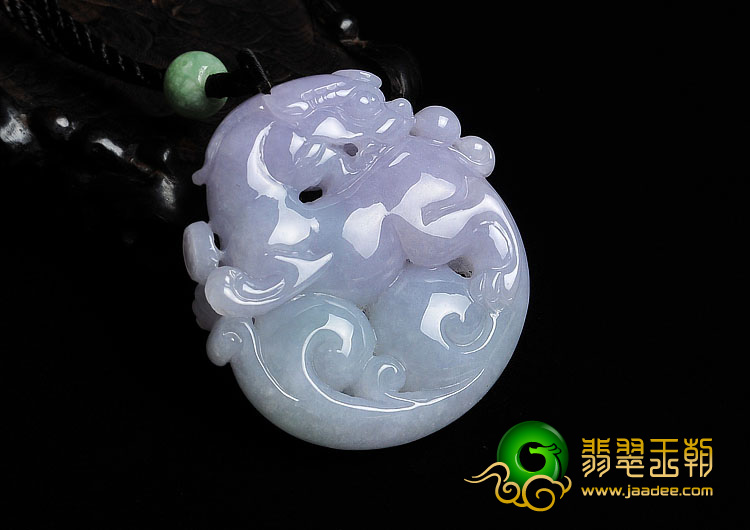 糯冰种春带彩缅甸翡翠A货貔貅挂件