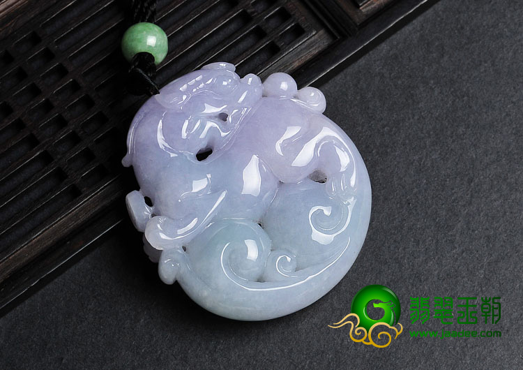 糯冰种春带彩缅甸翡翠A货貔貅挂件