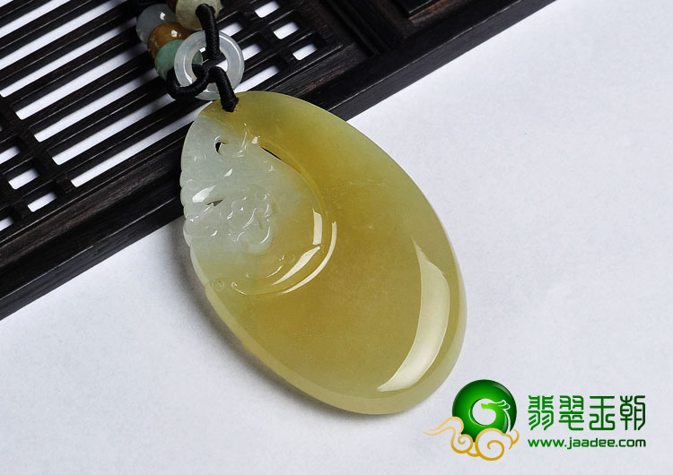 冰种淡黄翡缅甸翡翠A货仿古龙挂件