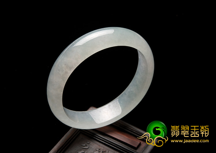 冰种晴水缅甸翡翠A货贵妃镯（52.9mm-48.9mm）