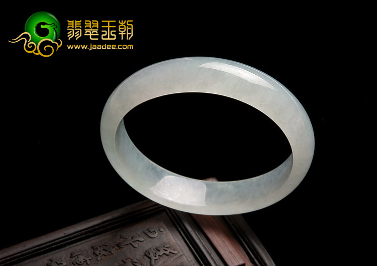 冰种晴水缅甸翡翠A货贵妃镯（52.9mm-48.9mm）
