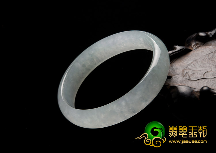 冰种晴水缅甸翡翠A货贵妃镯（52.9mm-48.9mm）