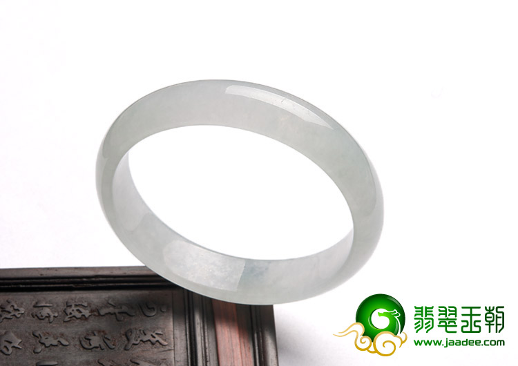 冰种晴水缅甸翡翠A货贵妃镯（52.9mm-48.9mm）