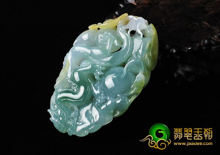 冰种三彩缅甸翡翠A货飞龙挂件