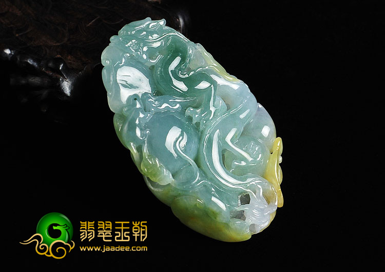 冰种三彩缅甸翡翠A货飞龙挂件