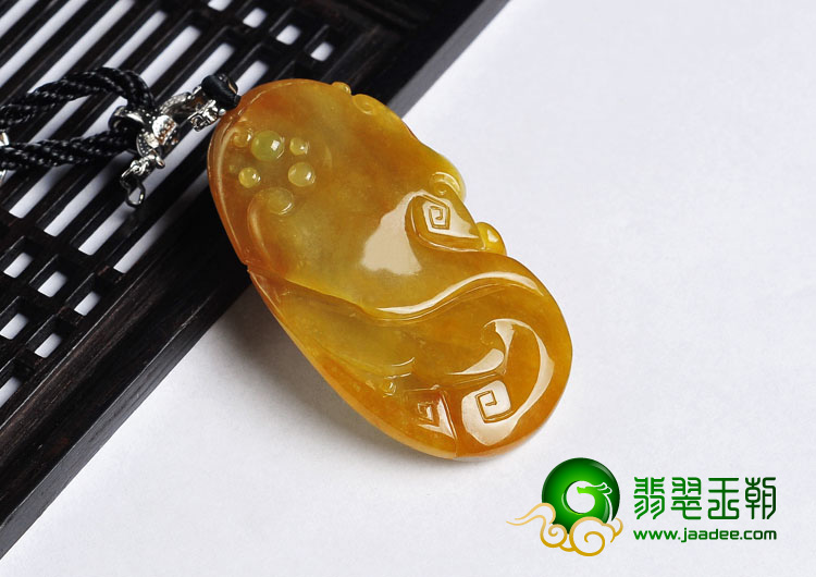 冰种黄翡缅甸翡翠A货龙头挂件