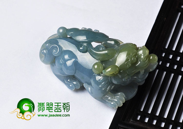 糯冰种晴水黄翡缅甸翡翠A货貔貅挂件