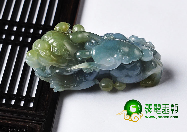 糯冰种晴水黄翡缅甸翡翠A货貔貅挂件