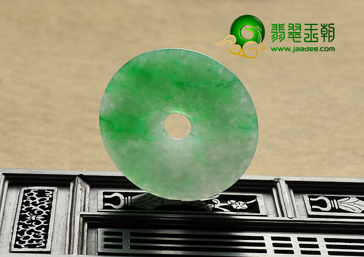 冰种阳绿缅甸翡翠A货平安扣挂件