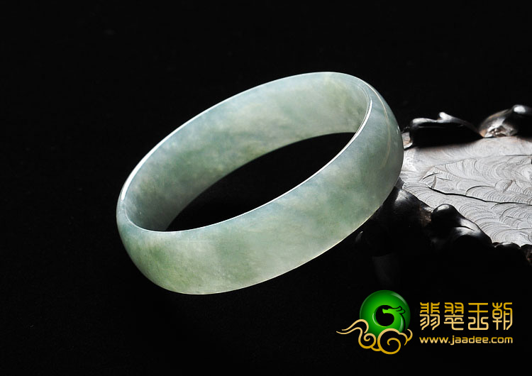 糯冰种晴水缅甸翡翠A货手镯（53mm）