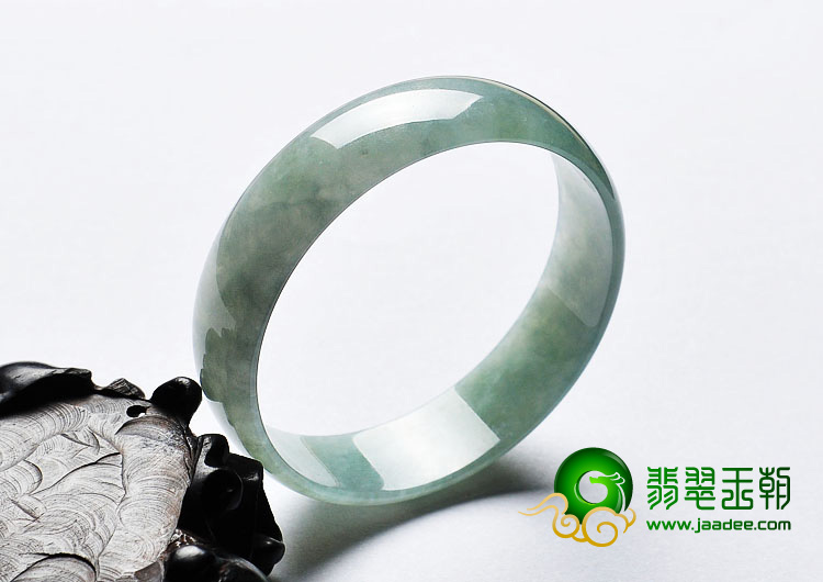 糯冰种晴水缅甸翡翠A货手镯（53mm）