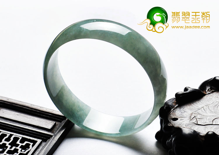 糯冰种晴水缅甸翡翠A货手镯（53mm）