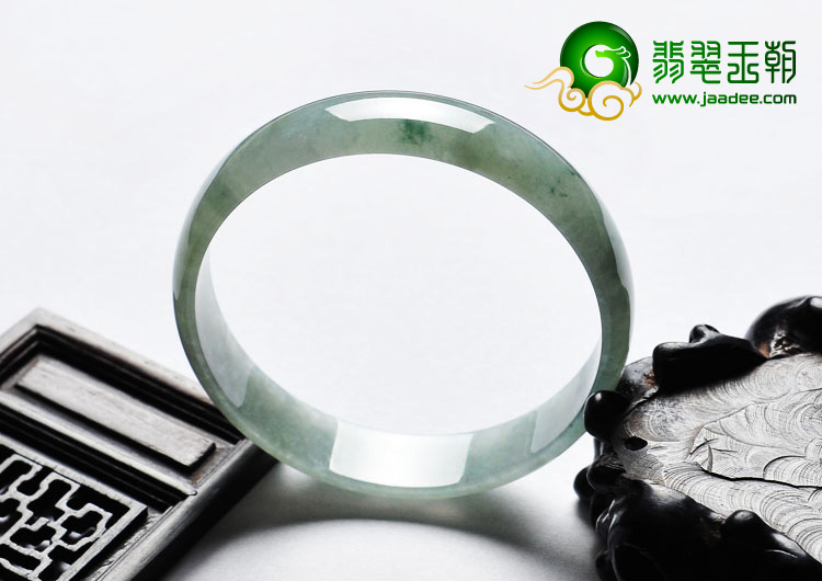 糯冰种飘花缅甸翡翠A货手镯（52.9mm）