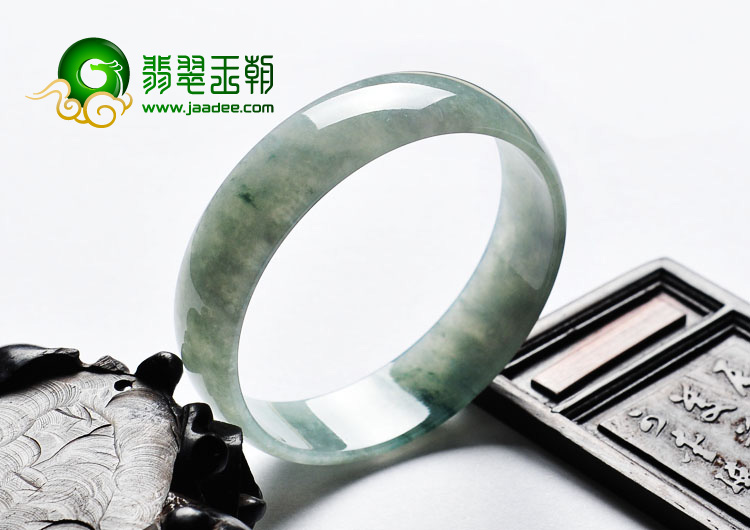 糯冰种飘花缅甸翡翠A货手镯（52.5mm）